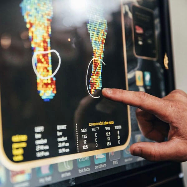 orthotic 3d scanner available at Red Wing of Sheboygan for custom orthotics